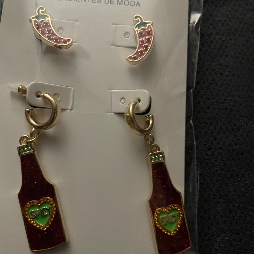 Serra Spicy Earrings set of 2 -Gold and Red
